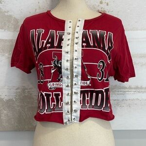 ALABAMA cropped red safety pin Tee
